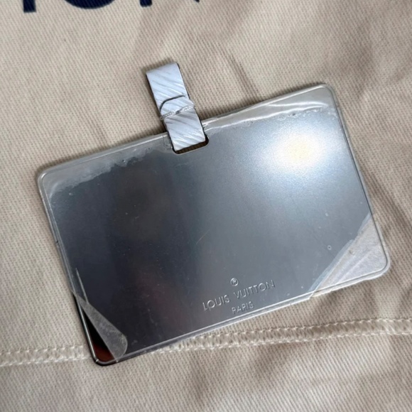 Authentic Louis Vuitton Twist MM - Picture 15 of 16